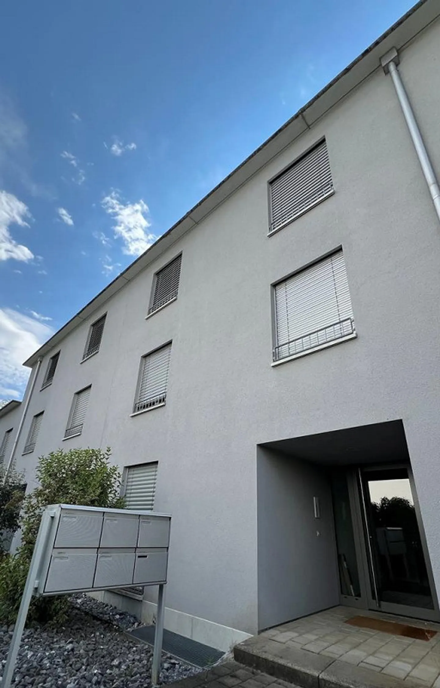 Geräumiger Büroraum mit separatem Eingang - Foto 1 von 6