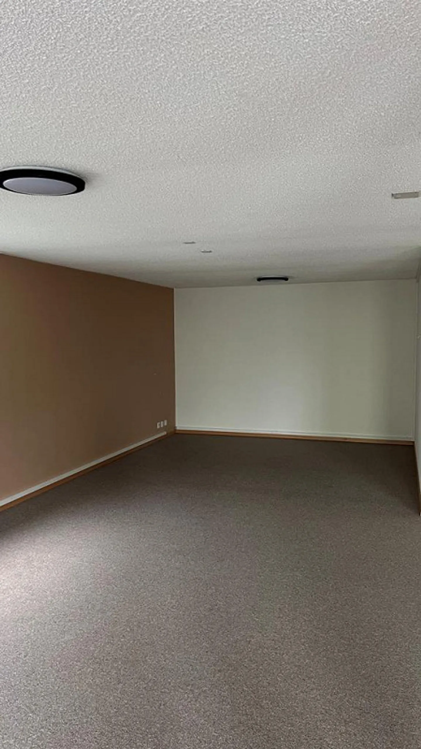 Geräumiger Büroraum mit separatem Eingang - Foto 3 von 6