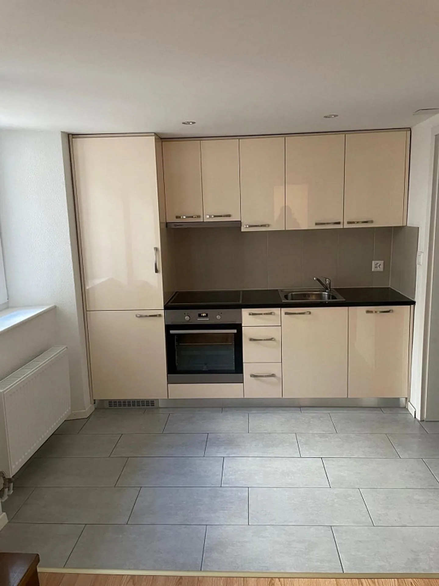 Kompakte & gemütliche 2-Zimmer-Wohnung in Glarus - Foto 2 von 5