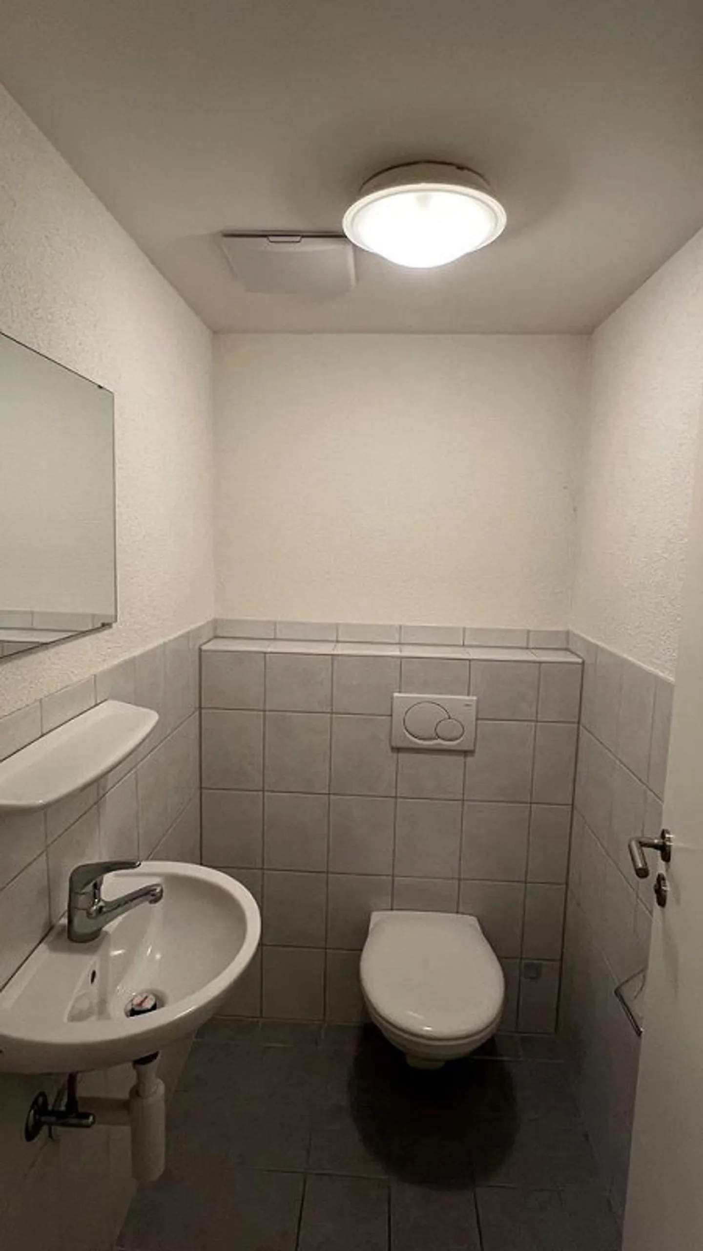 Geräumiger Büroraum mit separatem Eingang - Foto 5 von 6