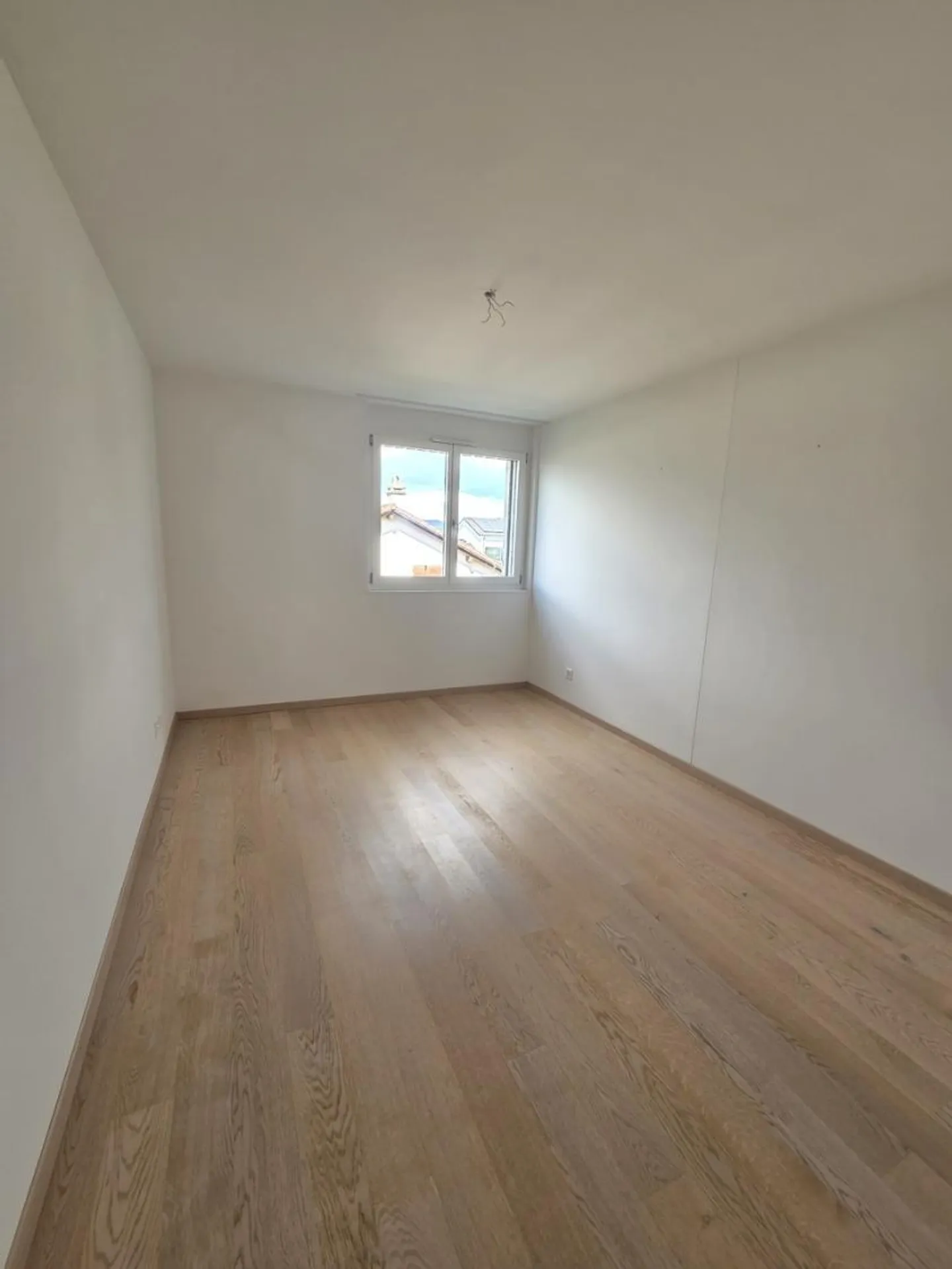 98 m2 Wohnung, 4 Zimmer im 1. Stock, ohne Aufzug - Foto 6 von 12