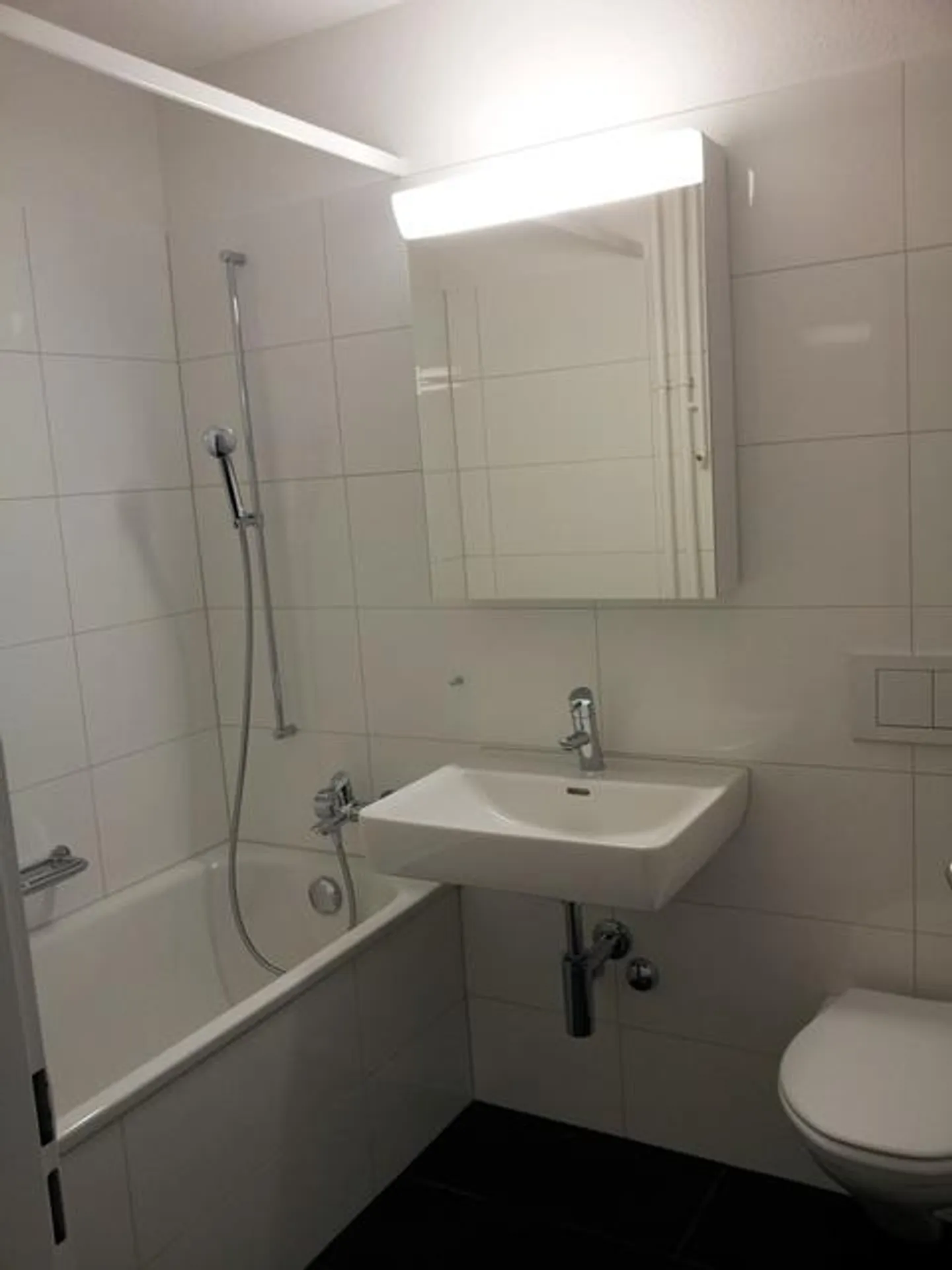 Apartment for rent - Photo 3 of 3