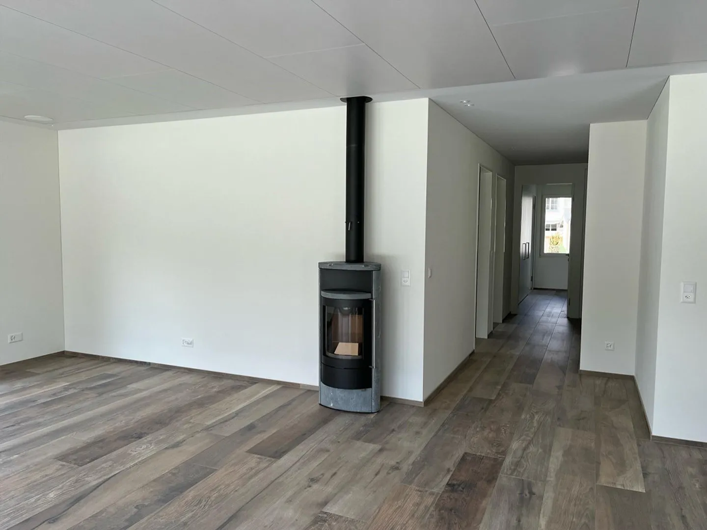 Top Modern 5.5-Room Apartment, Ground Floor (WEST) - Photo 4 of 11