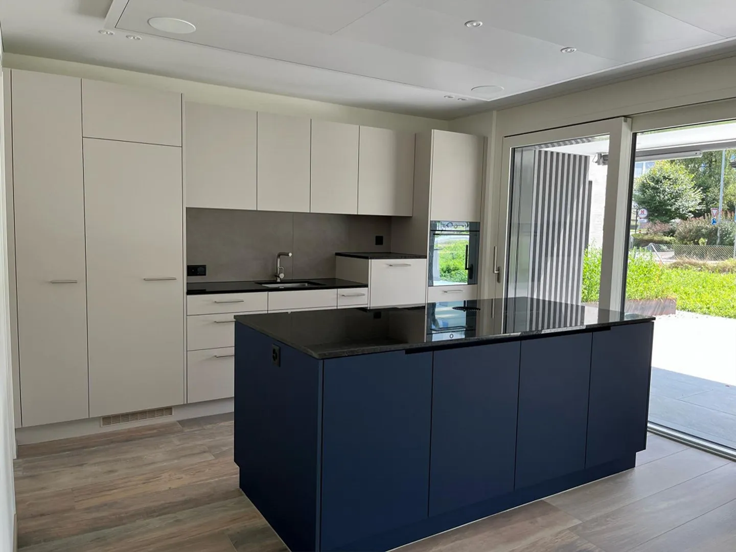 Top Modern 5.5-Room Apartment, Ground Floor (WEST) - Photo 5 of 11