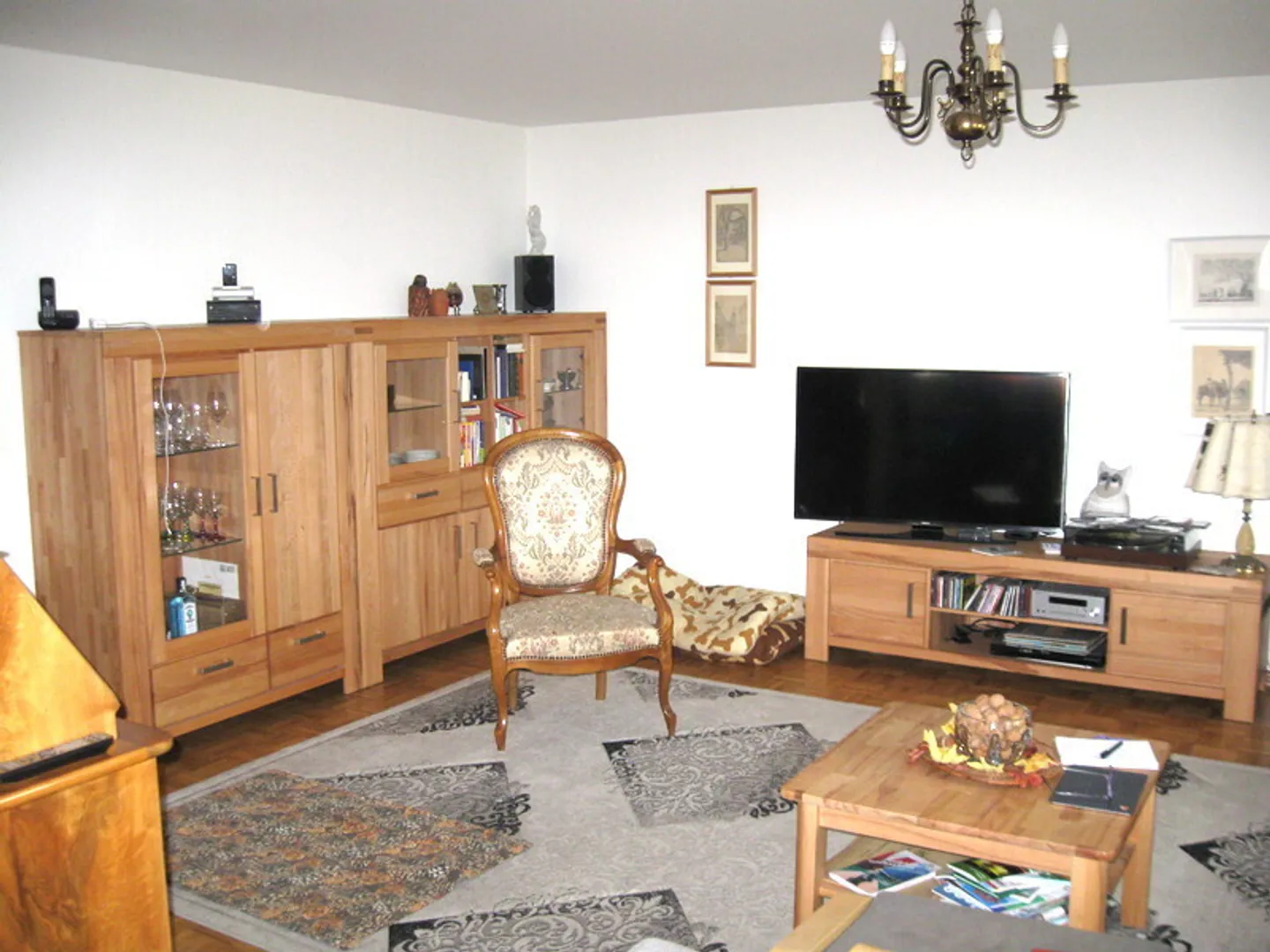 Apartment for rent - Photo 2 of 8