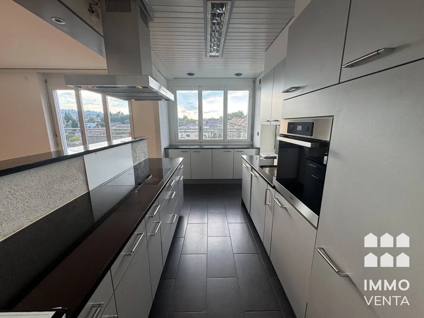 Appartement penthouse exclusif de 6,5 pièces avec terrasse sur le toit à Berne - Photo 2 sur 17