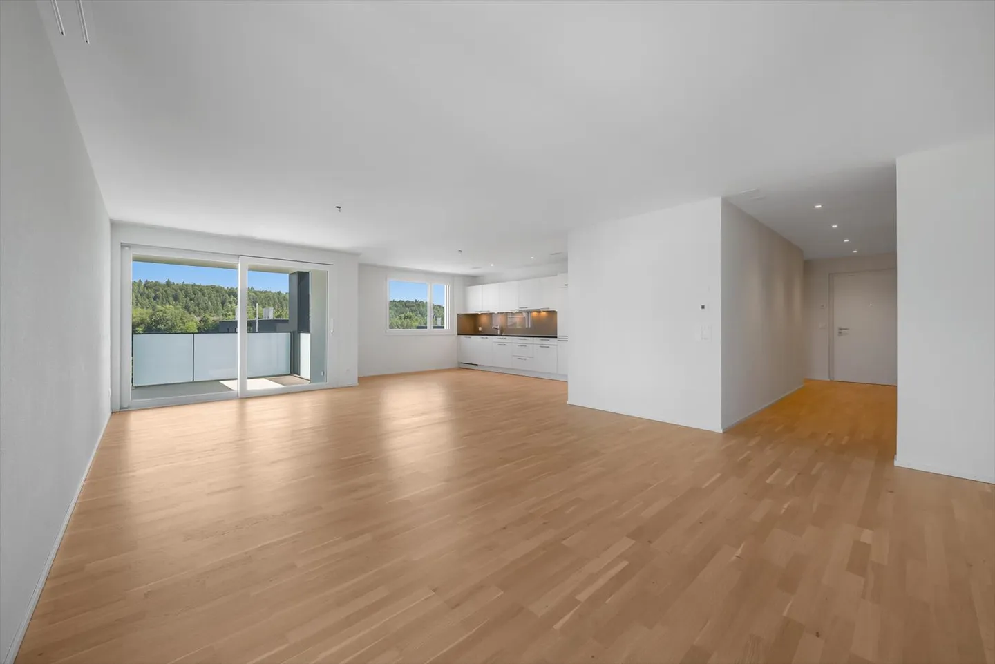 Apartment for rent - Photo 3 of 7