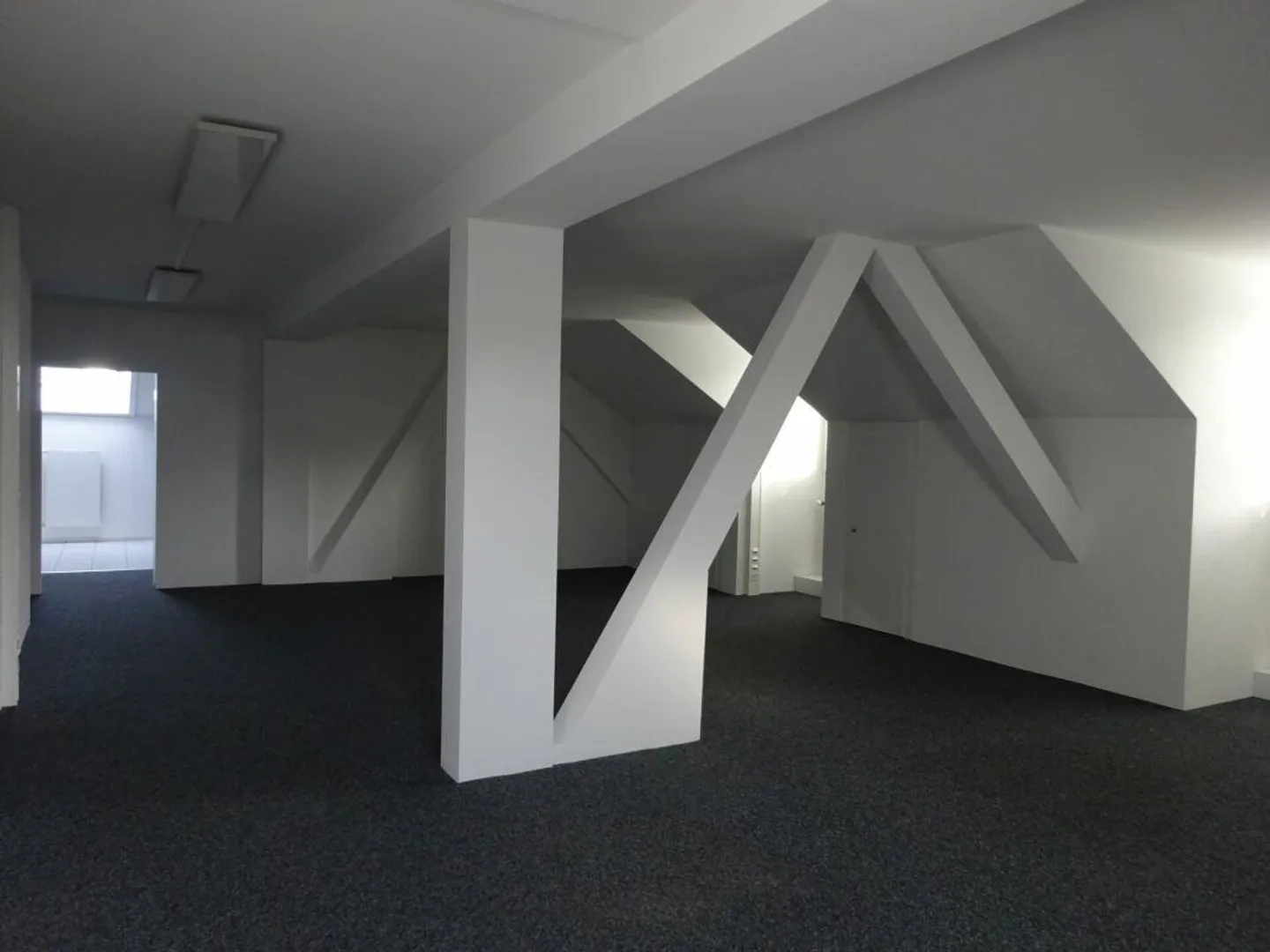 Ufficio centrale cerca nuovi inquilini - Foto 8 di 10
