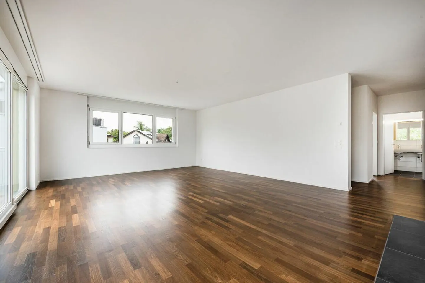 Breathtaking Apartment in High Location - Photo 4 of 13