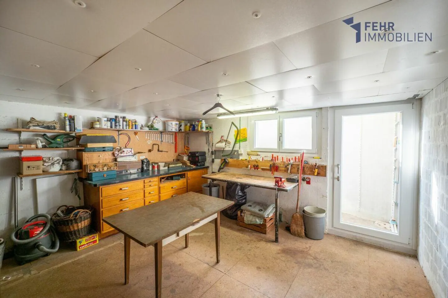 Fehr Real Estate - Detached 6½-Room Single-Family House - Photo 11 of 13