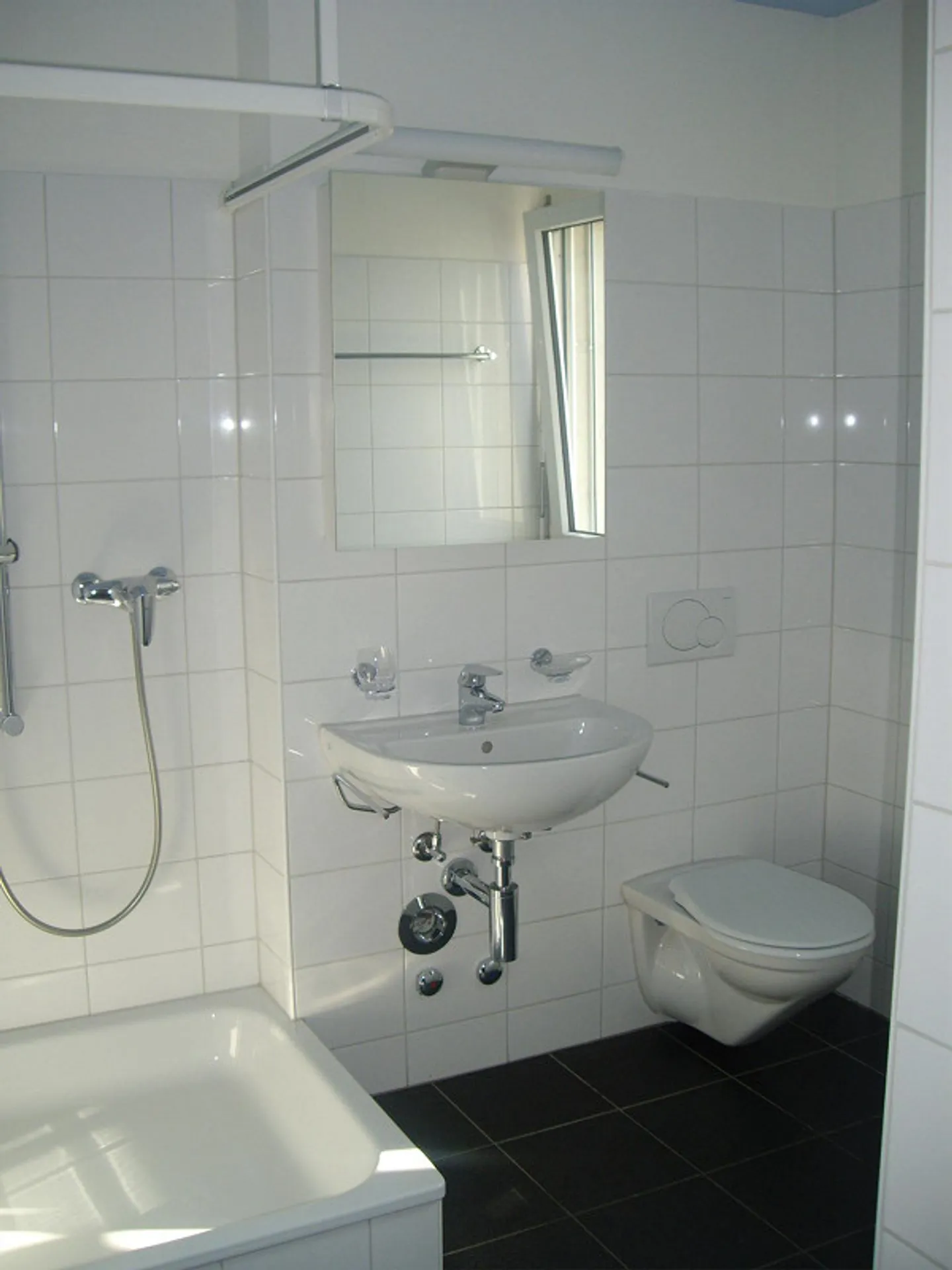 Appartamento moderno in zona tranquilla - Foto 3 di 5
