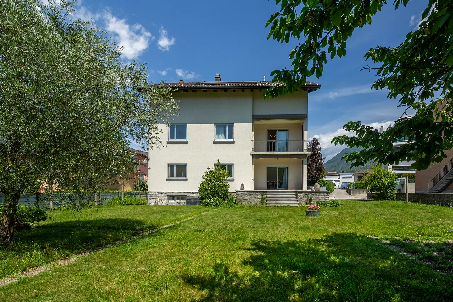 Duplex spazioso con giardino - Foto 1 di 7