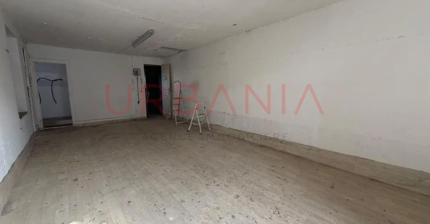 Haus zu renovieren mit großem Potenzial - Foto 3 von 8