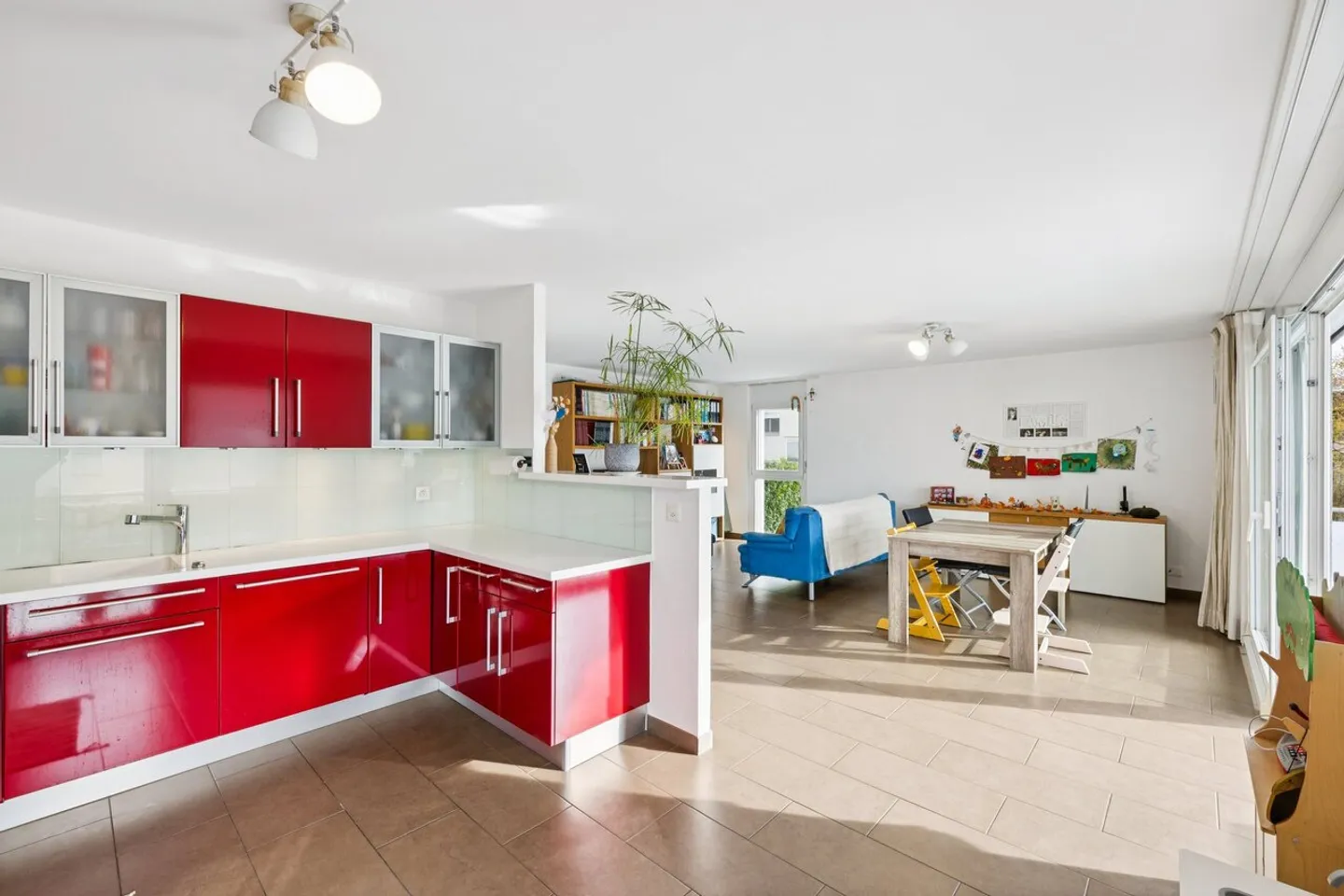 Spacious and bright 4.5 rooms with a view of the Dents-du-Midi - Photo 1 of 13