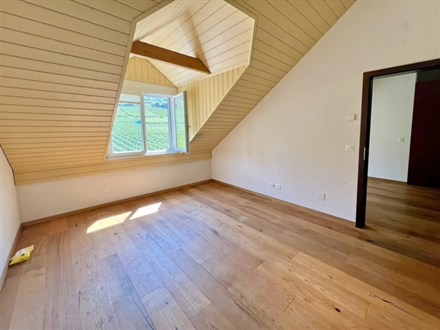 «ZU VERMIETEN in CHEYRES
Luxuriöses 5,5-Zimmer-Duplex» - Foto 9 von 14