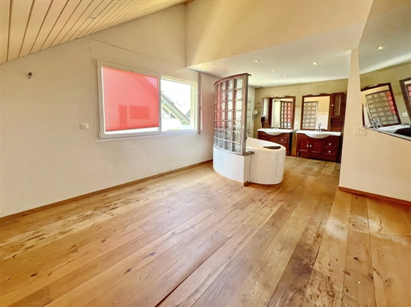 «ZU VERMIETEN in CHEYRES
Luxuriöses 5,5-Zimmer-Duplex» - Foto 5 von 14