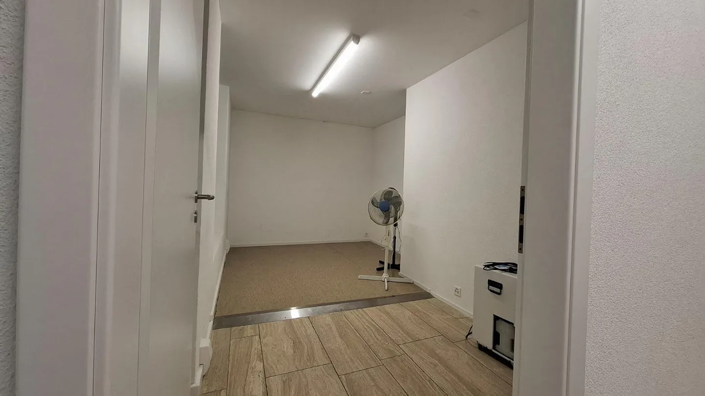 Negozio/Laboratorio nel Centro di Arbon - Foto 16 di 20