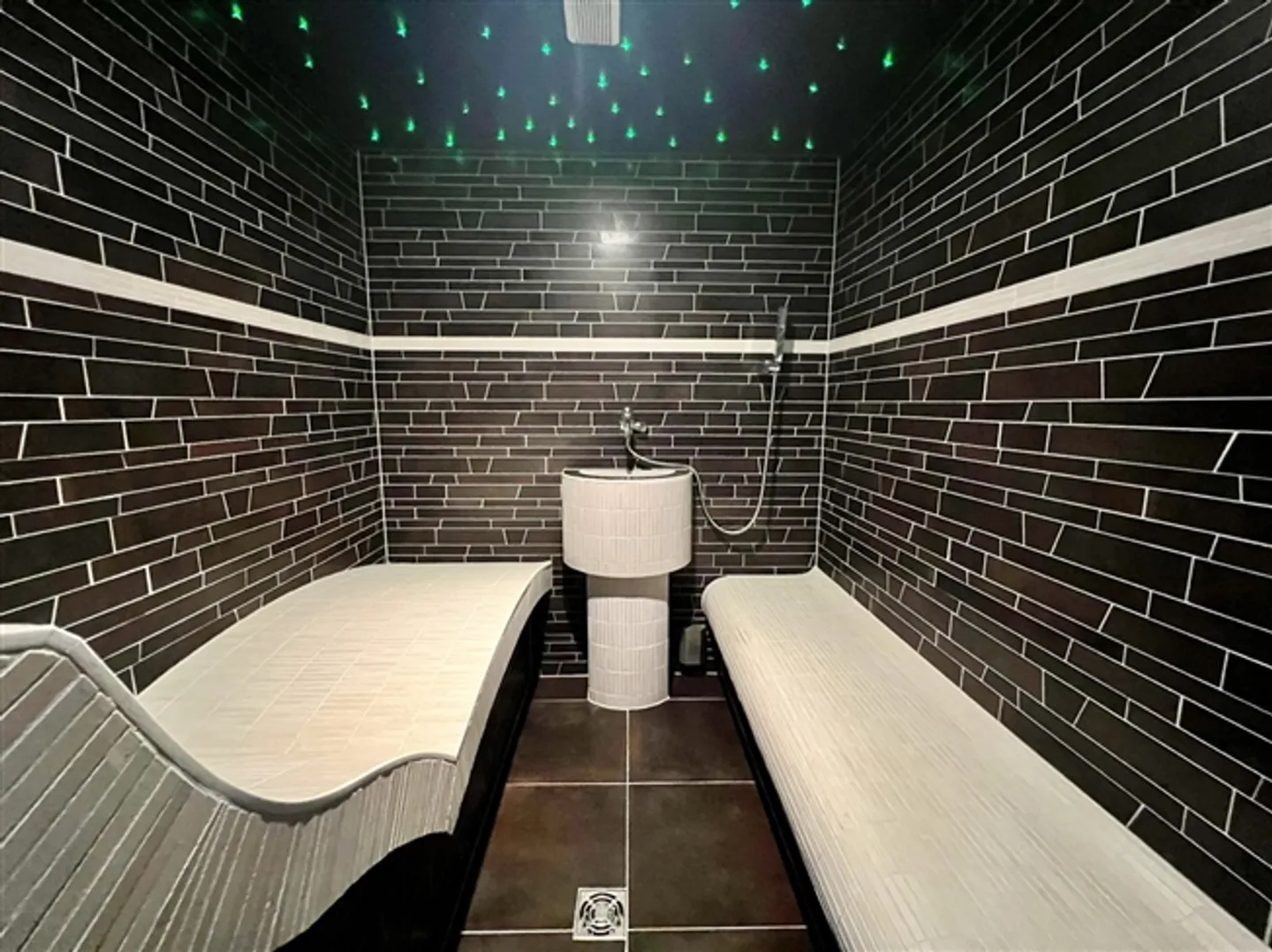 «ZU VERMIETEN in CHEYRES
Luxuriöses 5,5-Zimmer-Duplex» - Foto 13 von 14