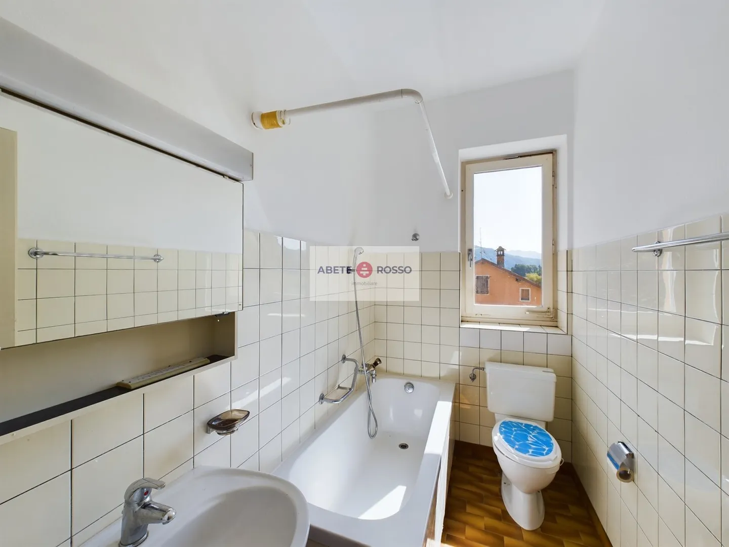 Casa con ufficio doganale per piccolo complesso residenziale o immobile redditizio a Malcantone - Foto 10 di 21