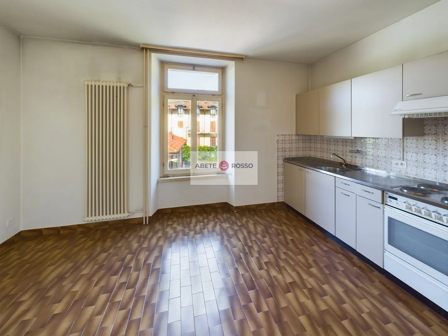 Casa con ufficio doganale per piccolo complesso residenziale o immobile redditizio a Malcantone - Foto 11 di 21