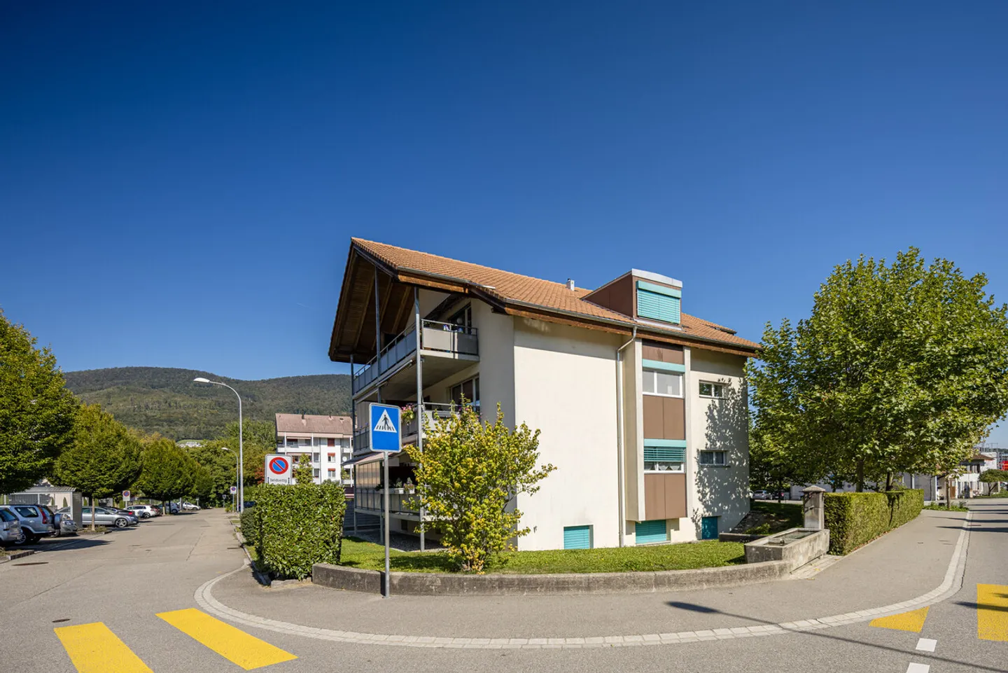 Modern multi-family house with parking garage in Wangen b. Olten - Photo 4 of 20