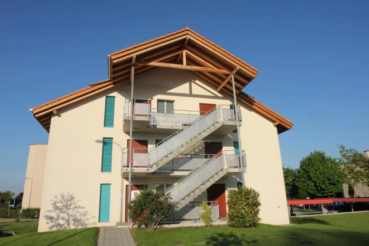 Modern multi-family house with parking garage in Wangen b. Olten - Photo 5 of 20