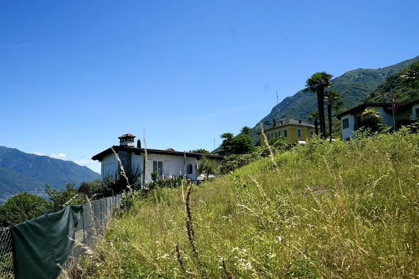 Terrain constructible avec vue panoramique magnifique sur le lac - Photo 8 sur 17