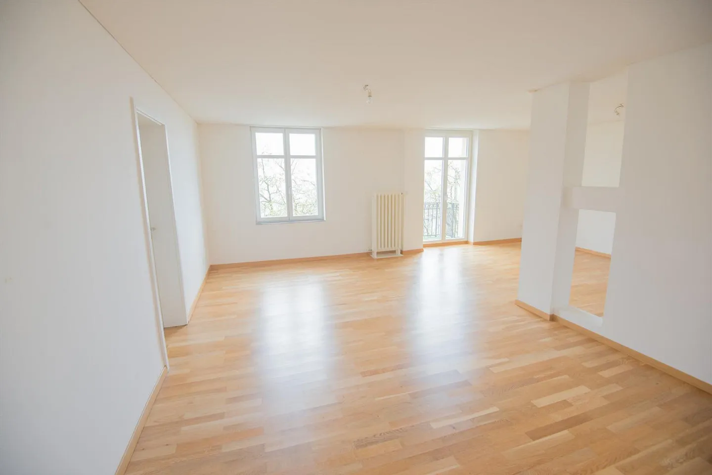 Vista lago - Ampio appartamento di 5 stanze su 175 m² in casa in stile Liberty - Foto 8 di 25