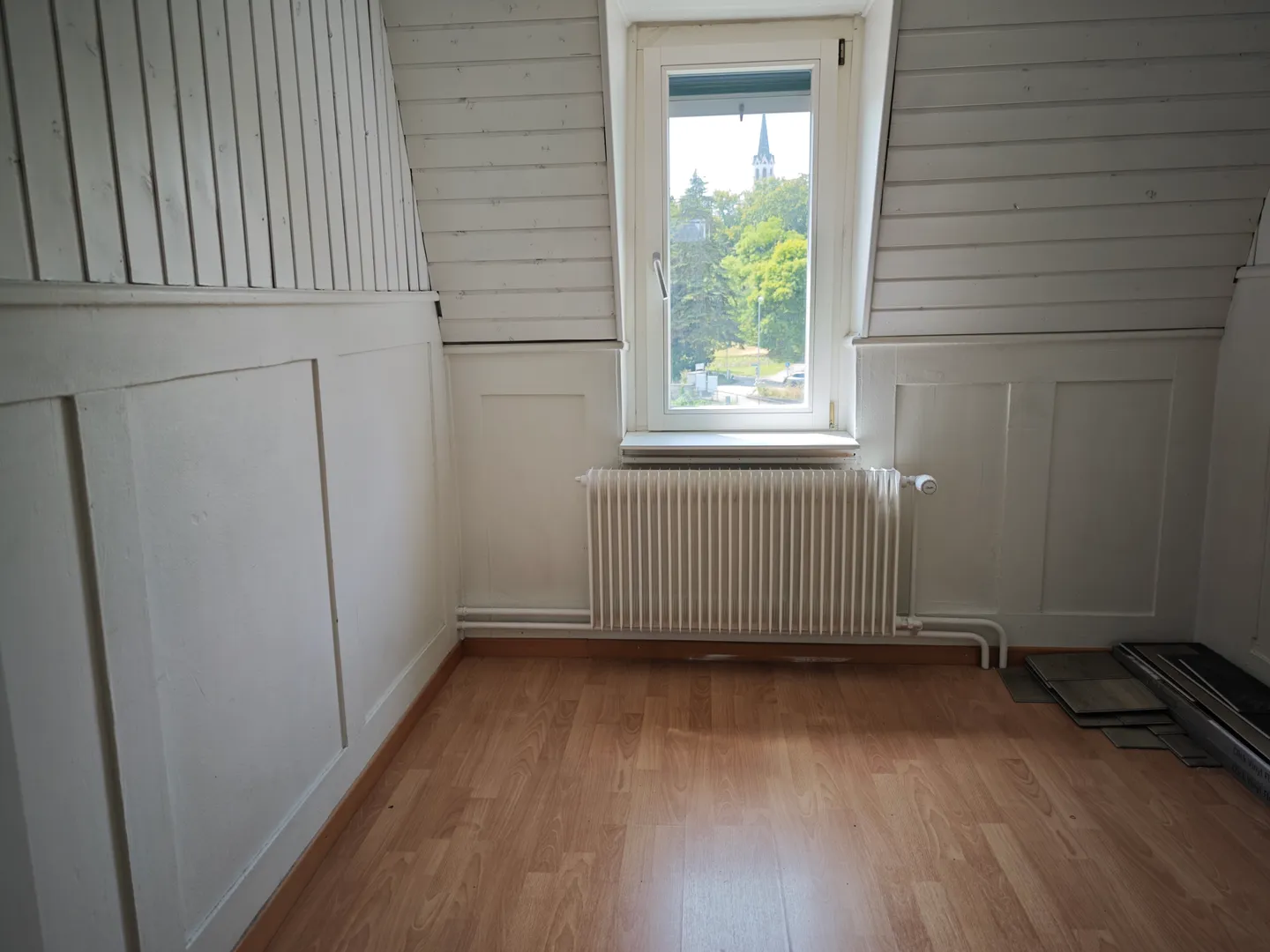 Appartement sous les combles fraîchement rénové de 4,5 pièces avec charme et style - Photo 6 sur 8