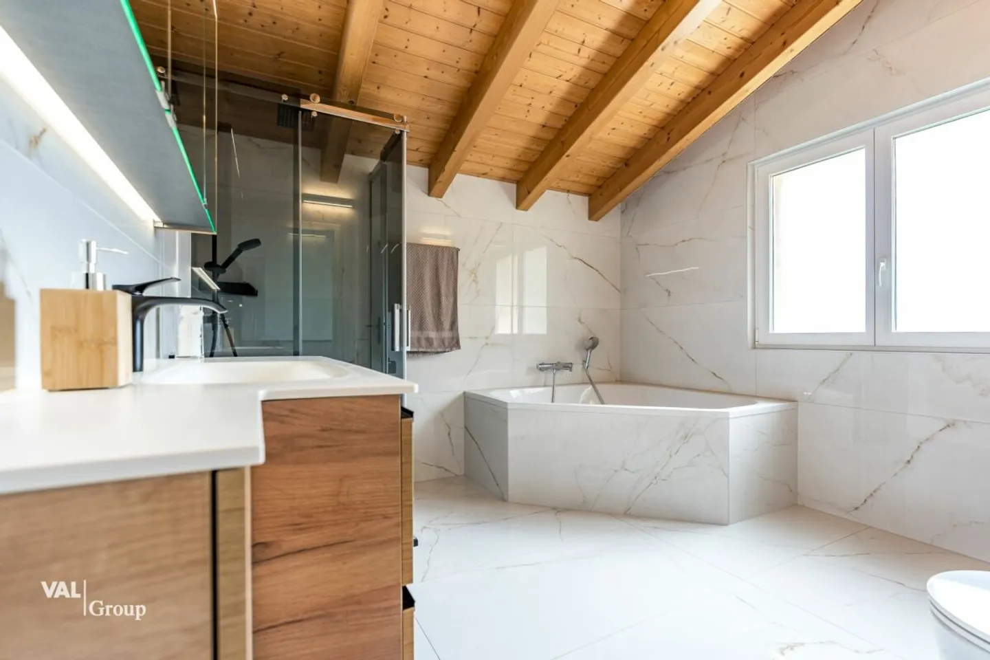 Ein Leben zwischen Eleganz und Komfort - Foto 18 von 21