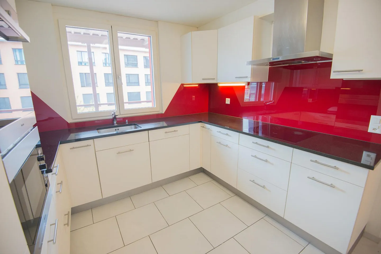 Vista lago - Ampio appartamento di 5 stanze su 175 m² in casa in stile Liberty - Foto 10 di 25