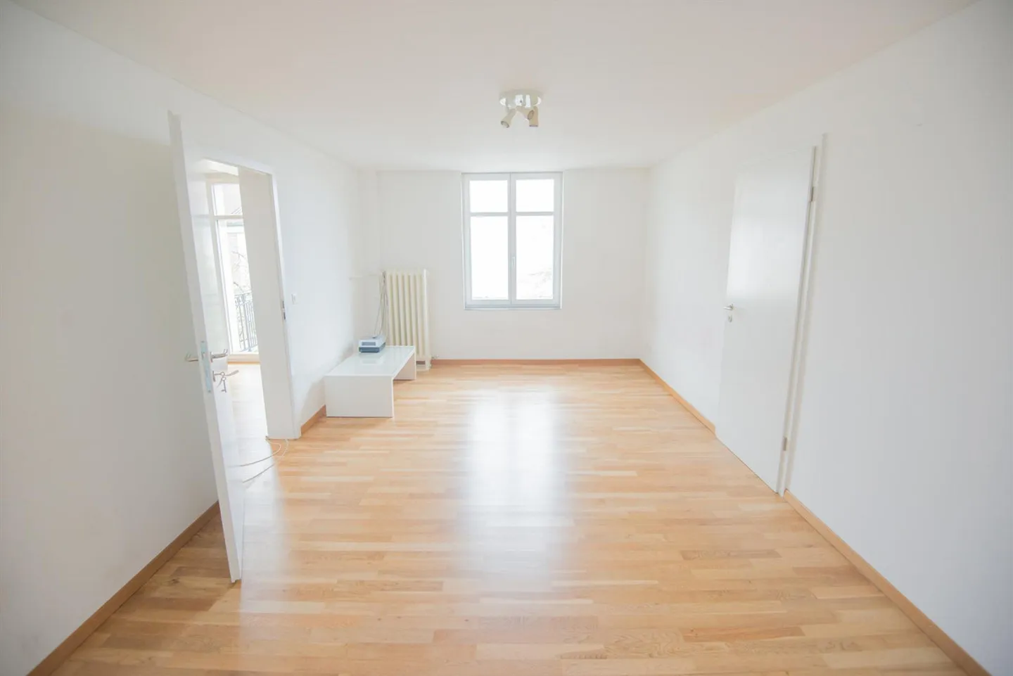 Vista lago - Ampio appartamento di 5 stanze su 175 m² in casa in stile Liberty - Foto 15 di 25