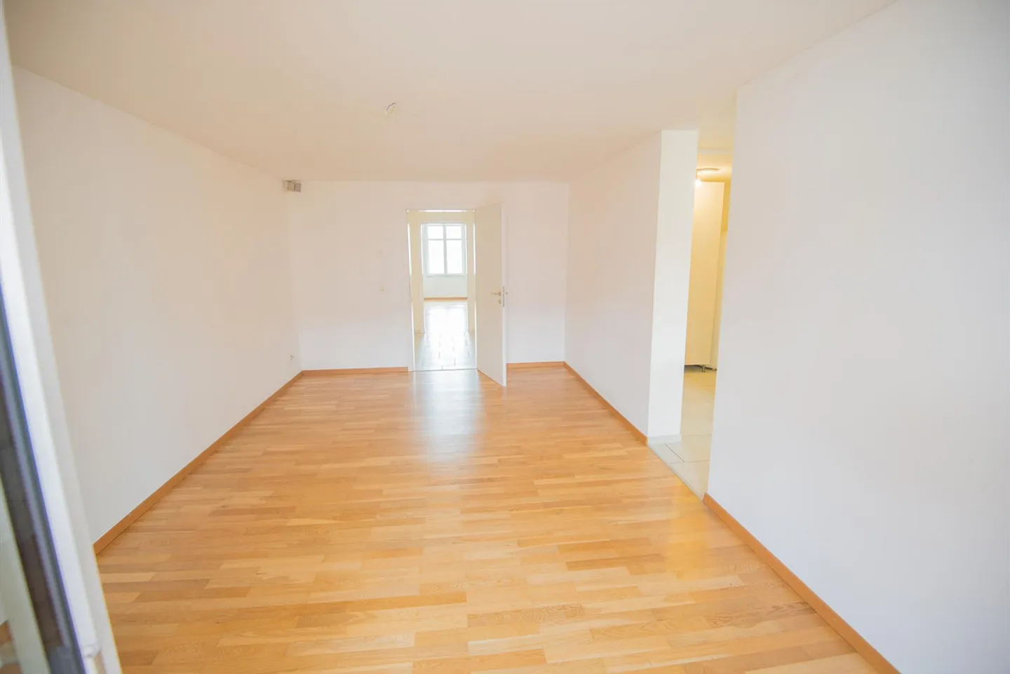 Vista lago - Ampio appartamento di 5 stanze su 175 m² in casa in stile Liberty - Foto 20 di 25