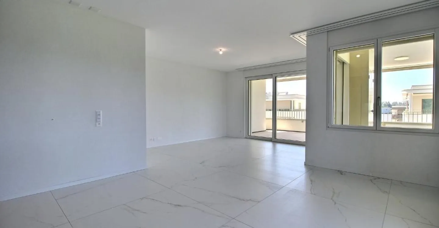 Exceptional 5.5-room apartment on the top floor for rent in Marly! - Photo 1 of 10