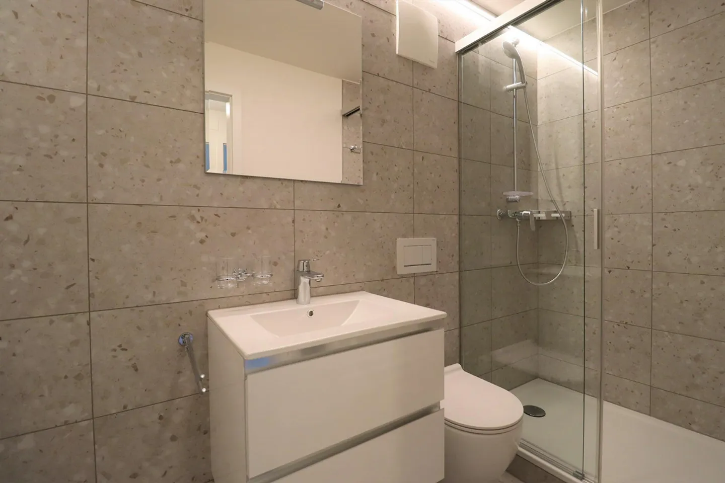 Helle, moderne 3.5-Zimmerwohnung in Kriens - Foto 4 von 12