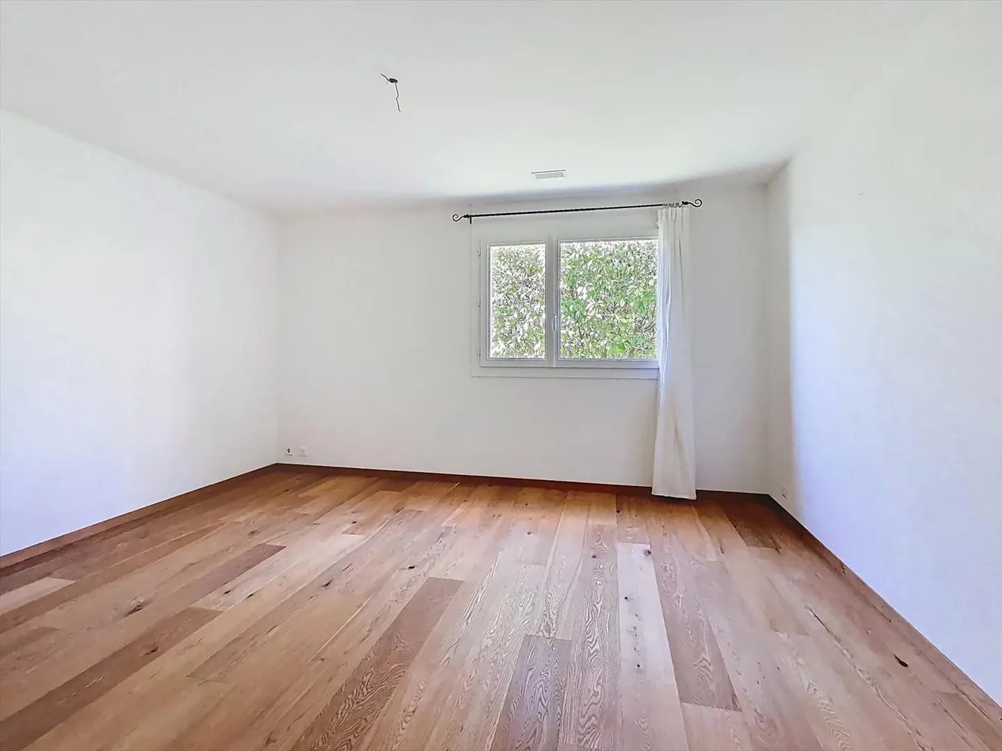 Superbo appartamento 3.5 con giardino, terrazza e vista sul lago - Foto 1 di 6