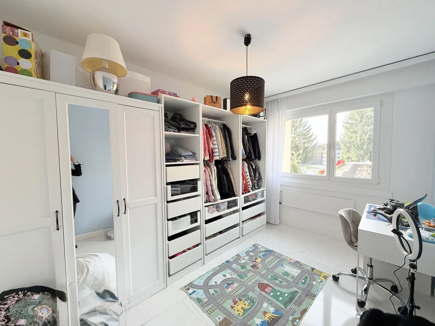 Family-friendly 4.5-room apartment with plenty of light and green space - Photo 6 of 12