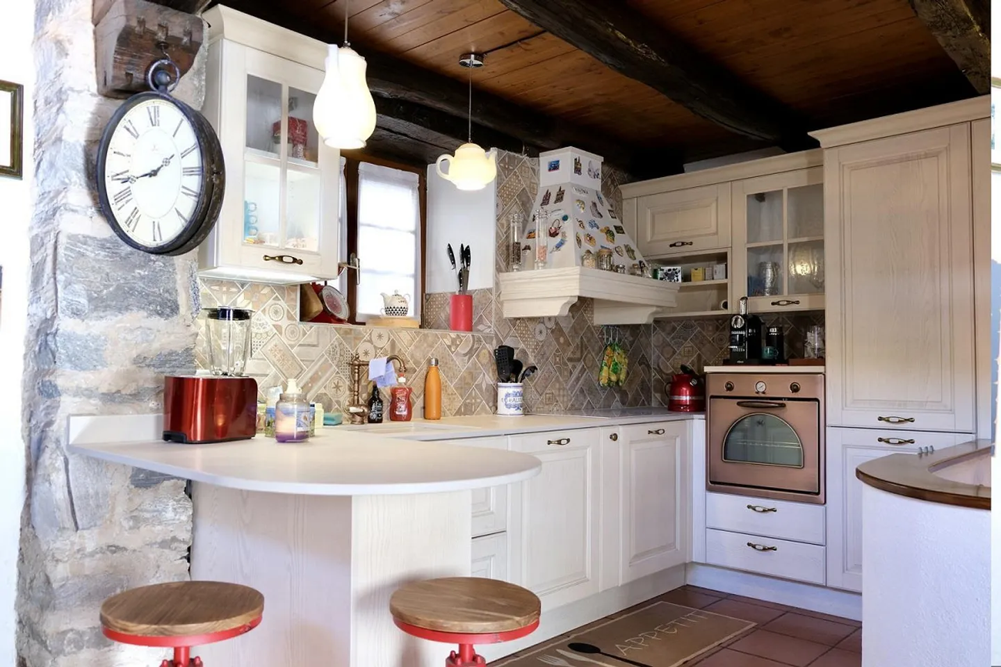 Bright charming house in Gordola in a residential context. - Photo 8 of 19