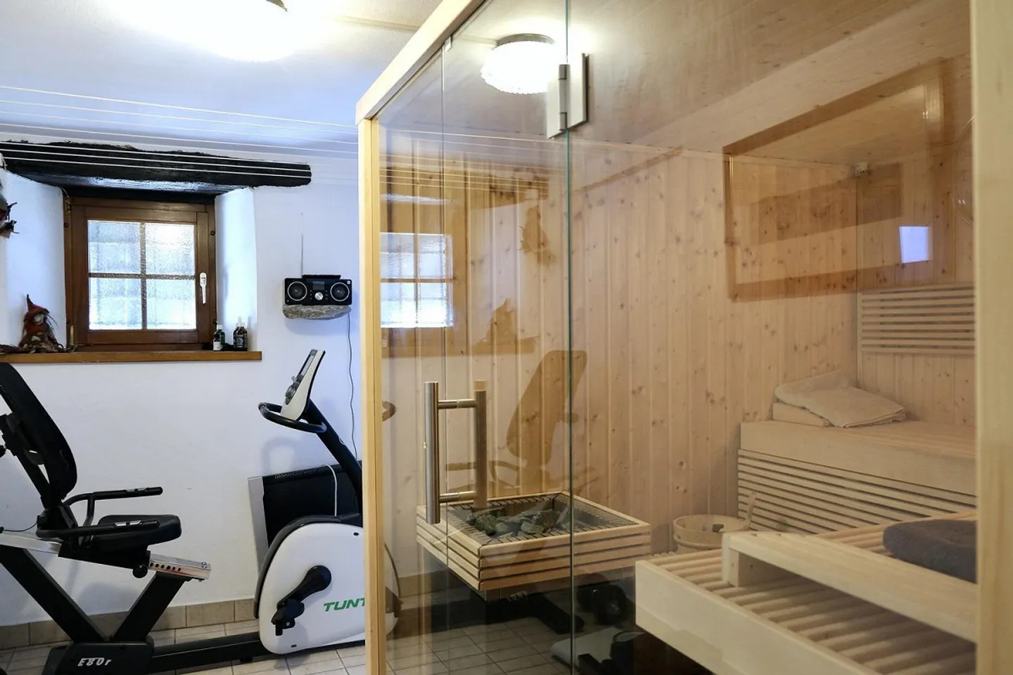 Bright charming house in Gordola in a residential context. - Photo 12 of 19