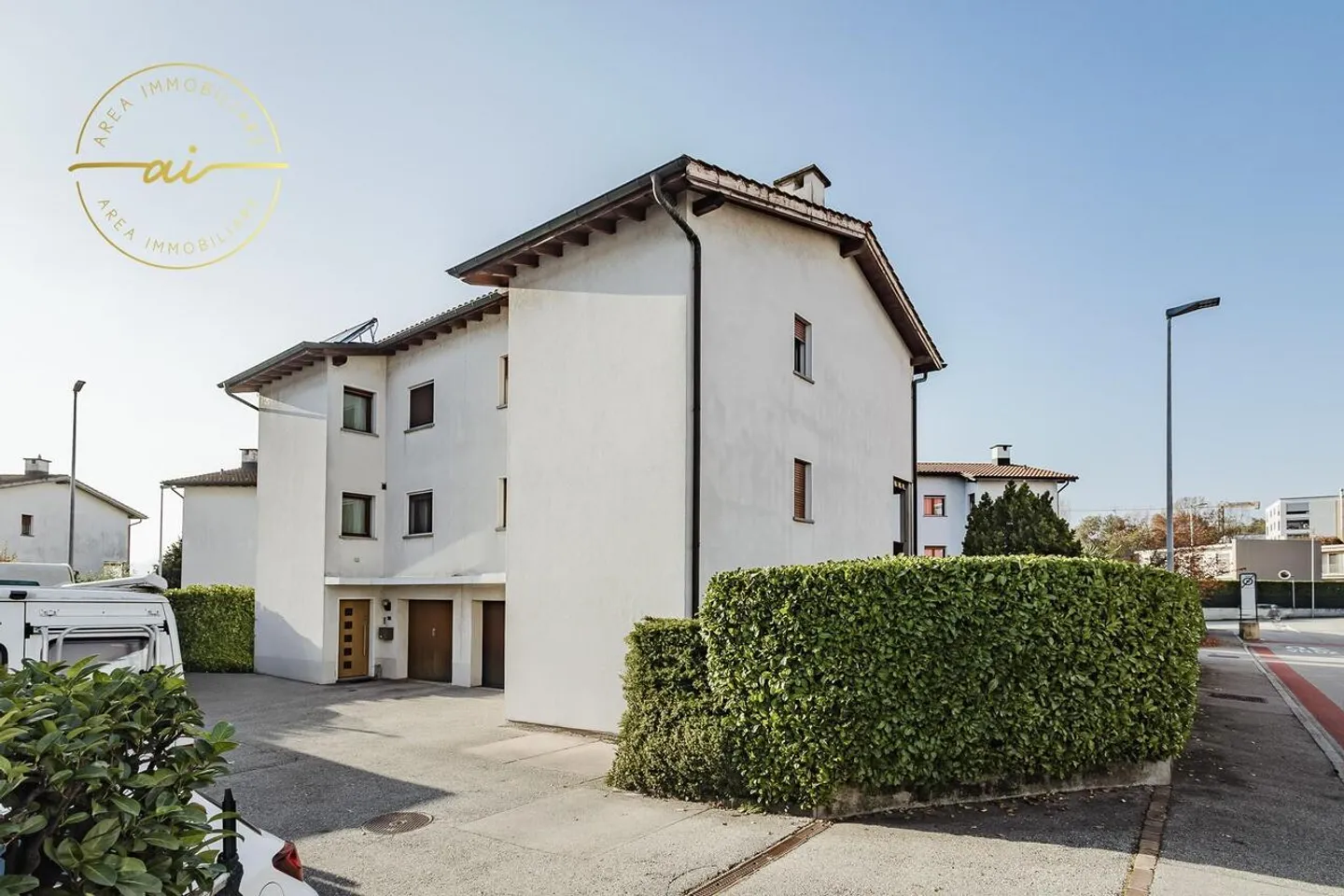 VILLETTA CONTIGUA DI 5.5 LOCALI CON GIARDINO A MORBIO - Foto 5 di 13