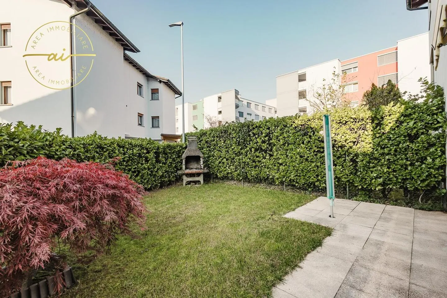 VILLETTA CONTIGUA DI 5.5 LOCALI CON GIARDINO A MORBIO - Foto 1 di 13
