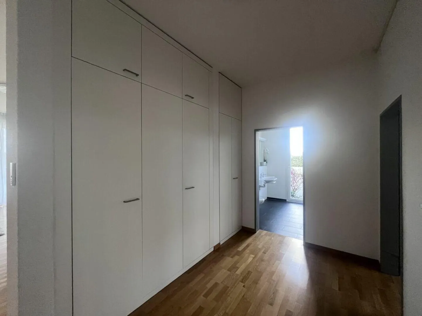 Noble Garden Apartment Fully Automated - Photo 13 of 16