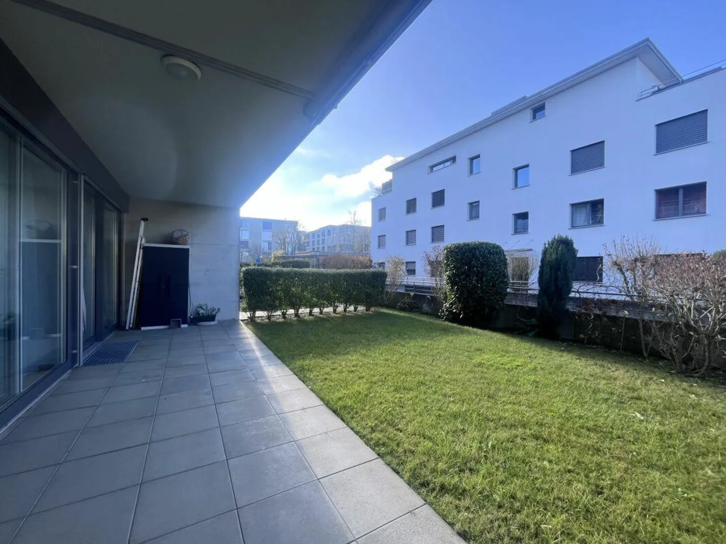 Noble Garden Apartment Fully Automated - Photo 14 of 16