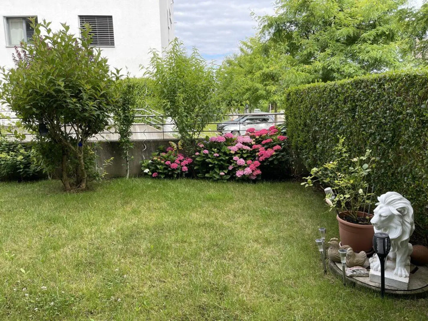 Noble Garden Apartment Fully Automated - Photo 15 of 16