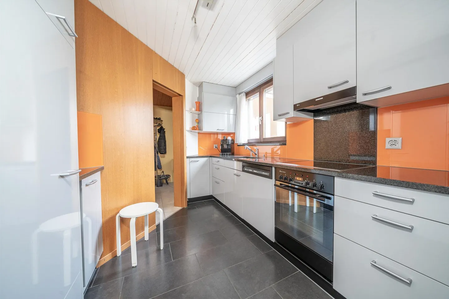 Semi-Detached Single Family House in Leasehold - Photo 3 of 5