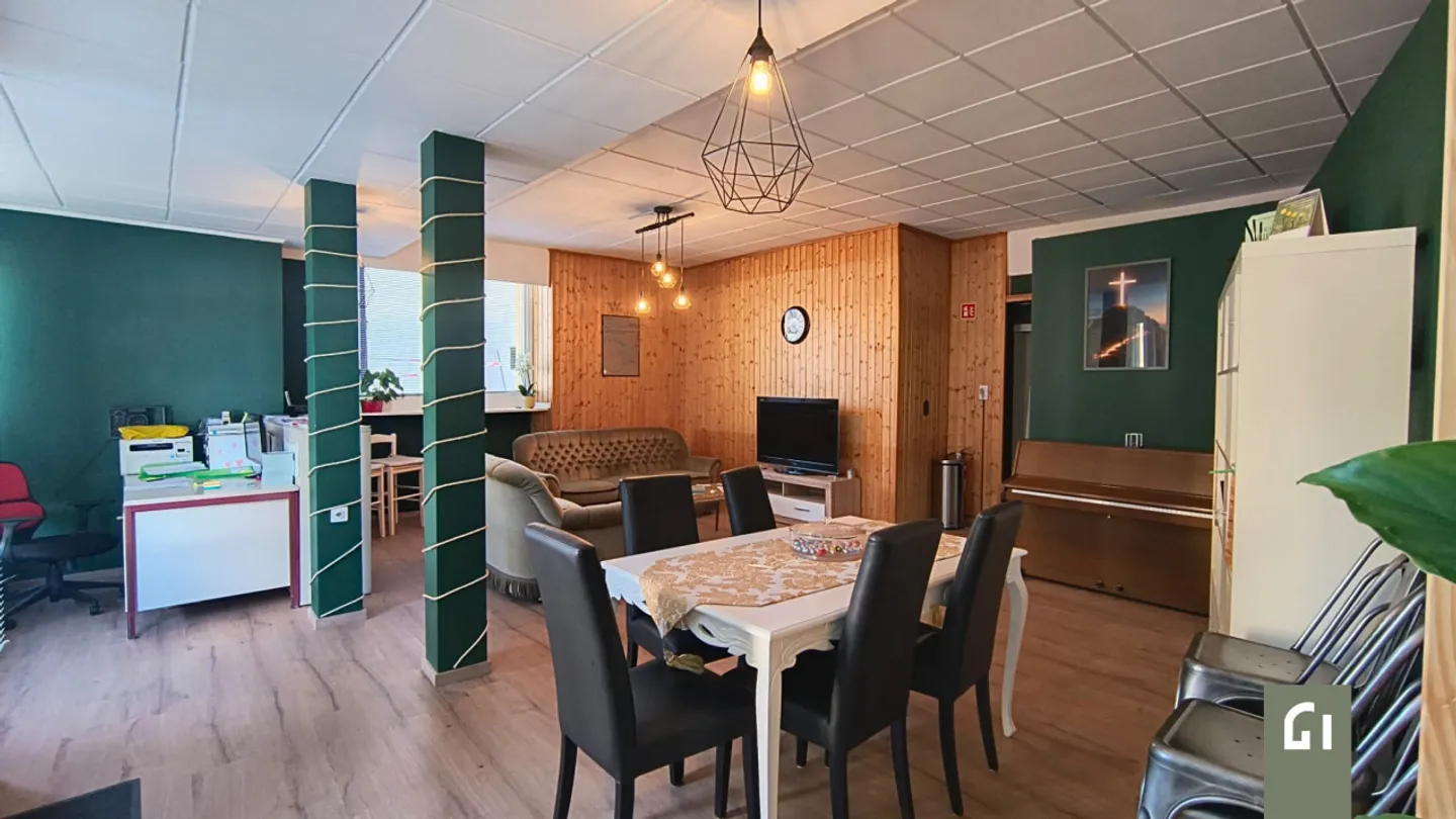 Espace Commercial à Vendre - Photo 3 sur 3