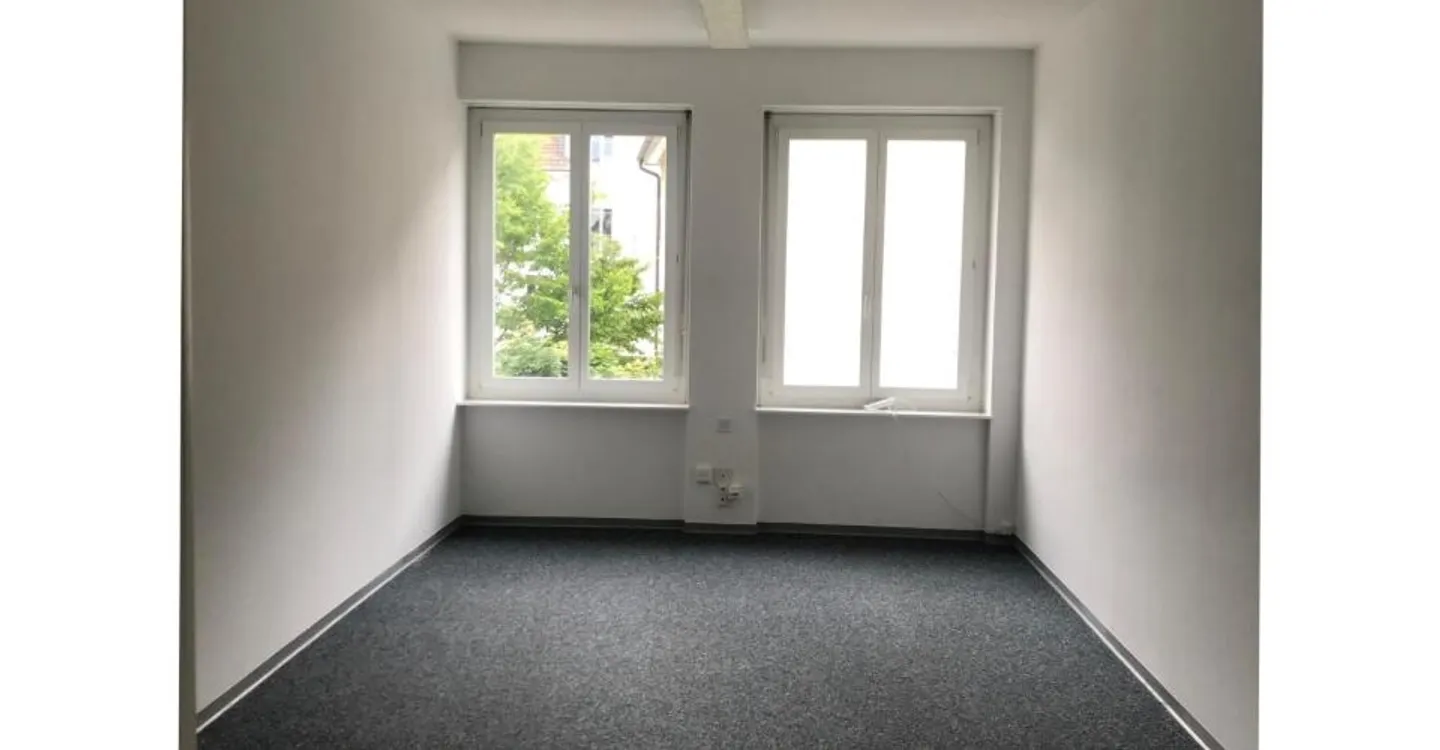 Espace de bureau dans un emplacement central à Oerlikon - Photo 2 sur 3