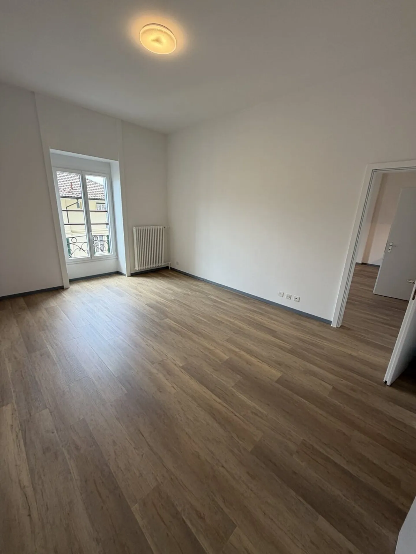 Charming 2.5 Room Apartment on the 4th Floor Renovated - Photo 1 of 6