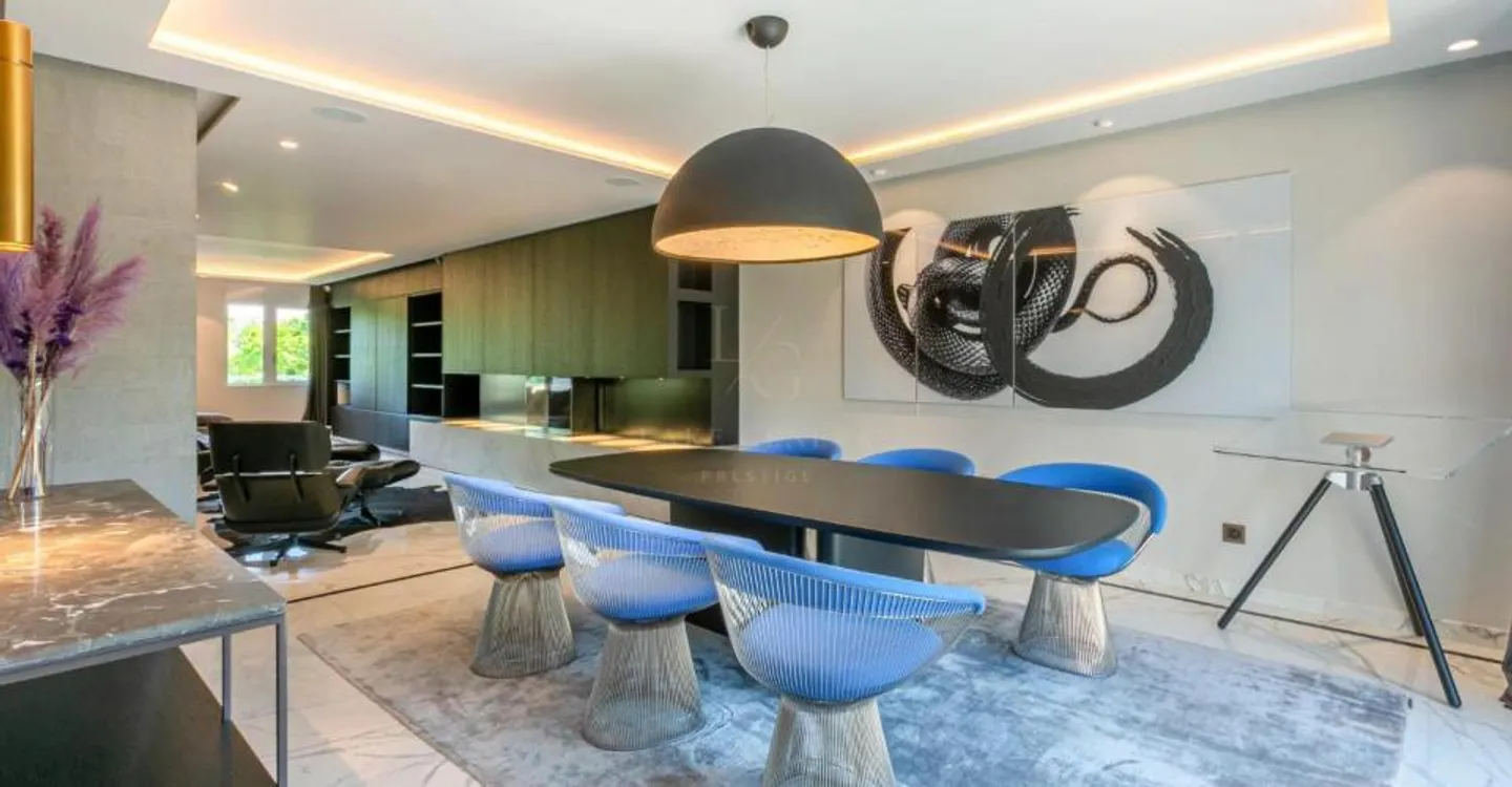 Luxurious Duplex Apartment - Photo 7 of 11