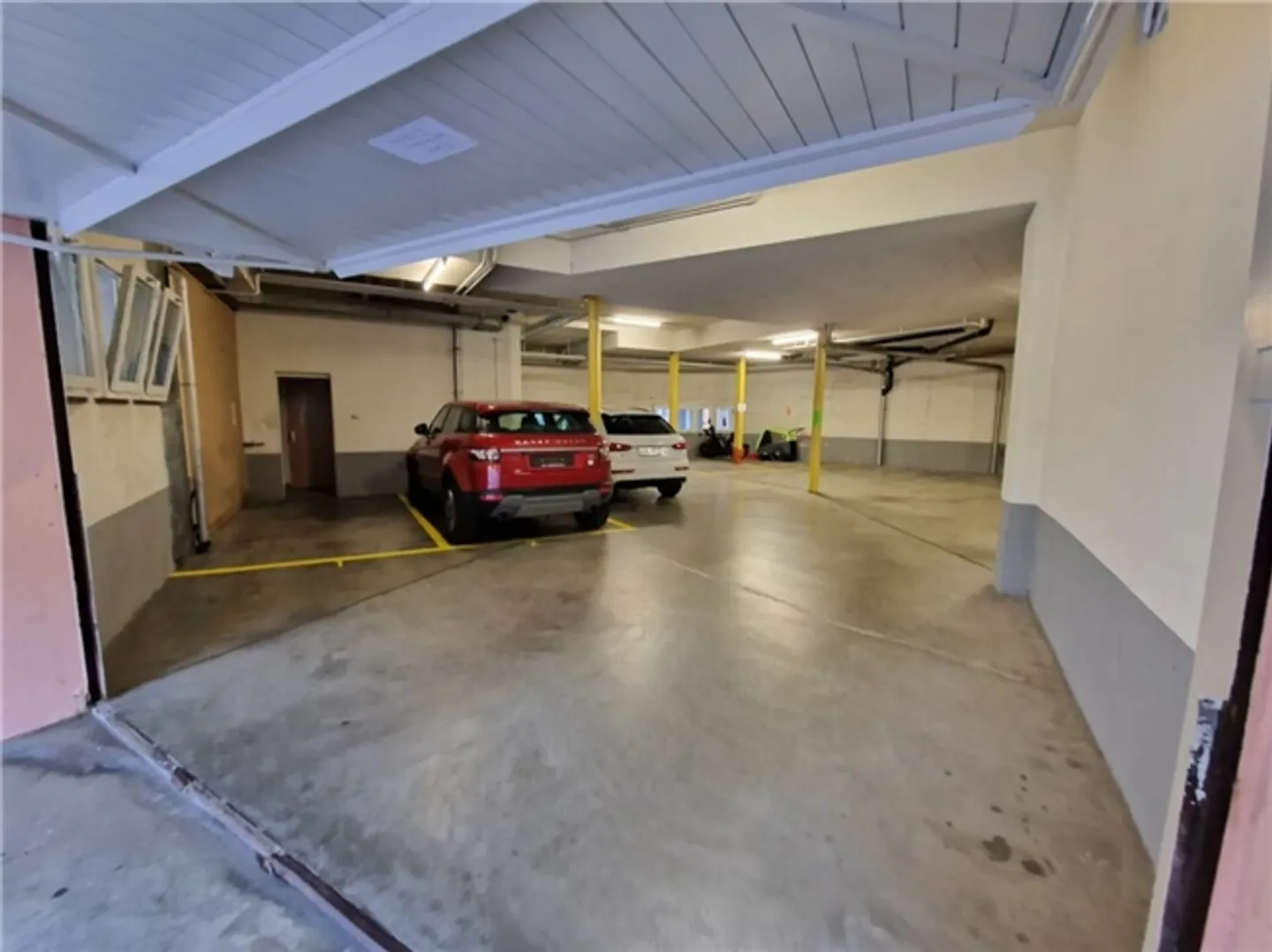 Commercial for rent - Photo 3 of 3